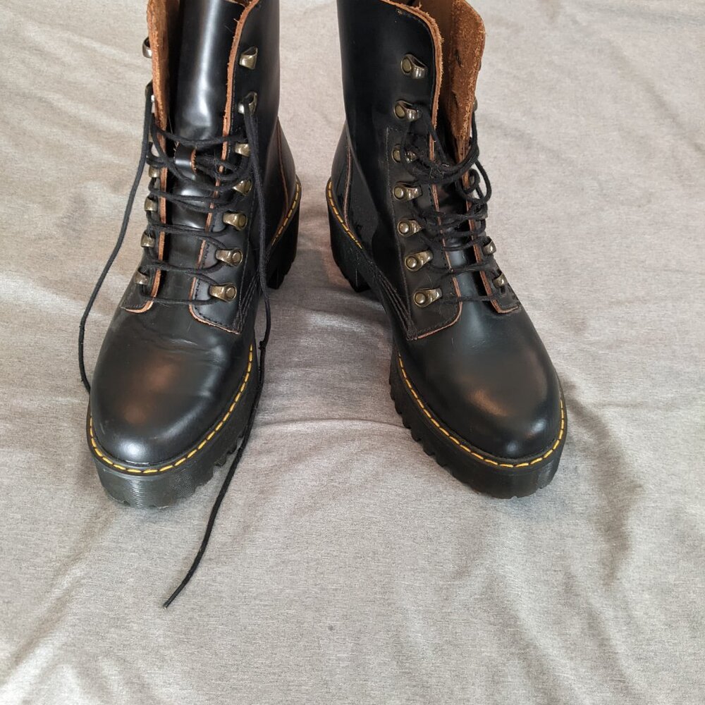 Dr. Martens Shoes Leona Boot, Black.. - Picture 5 of 5